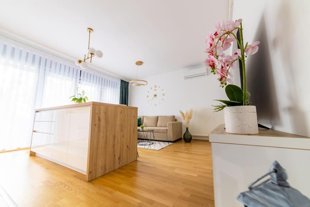 Apartman Lux Self Check-In Virovitica Zewnętrze zdjęcie