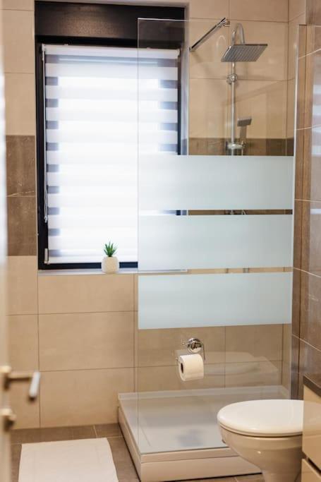 Apartman Lux Self Check-In Virovitica Zewnętrze zdjęcie