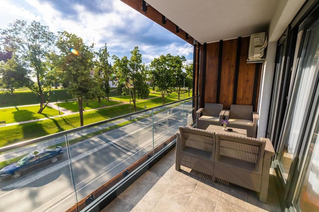 Apartman Lux Self Check-In Virovitica Zewnętrze zdjęcie