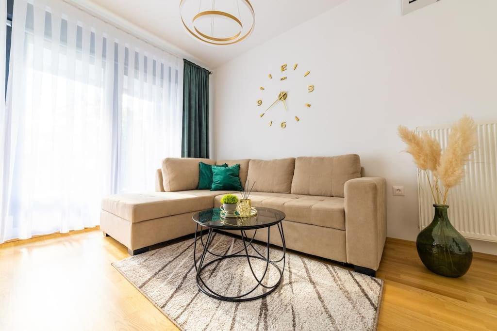 Apartman Lux Self Check-In Virovitica Zewnętrze zdjęcie